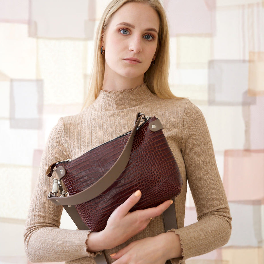 TOMMY leather bag with two handles - Crocodile pattern