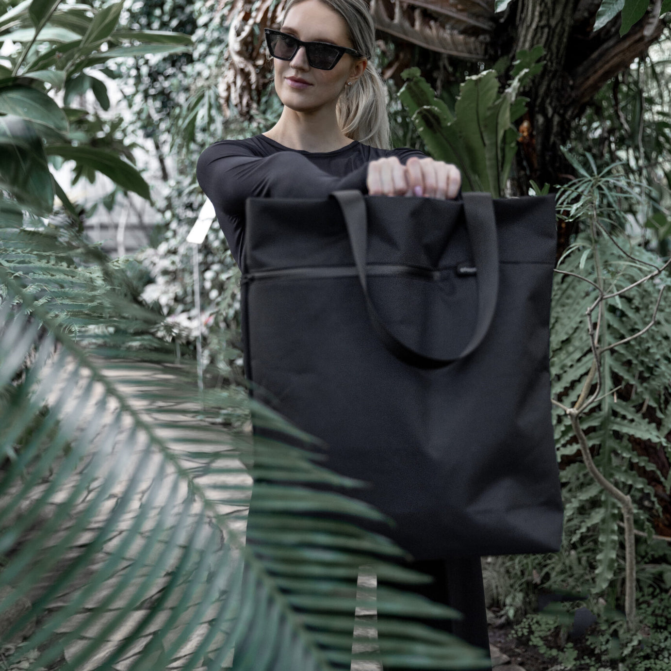 VIK Tote Bag - Large